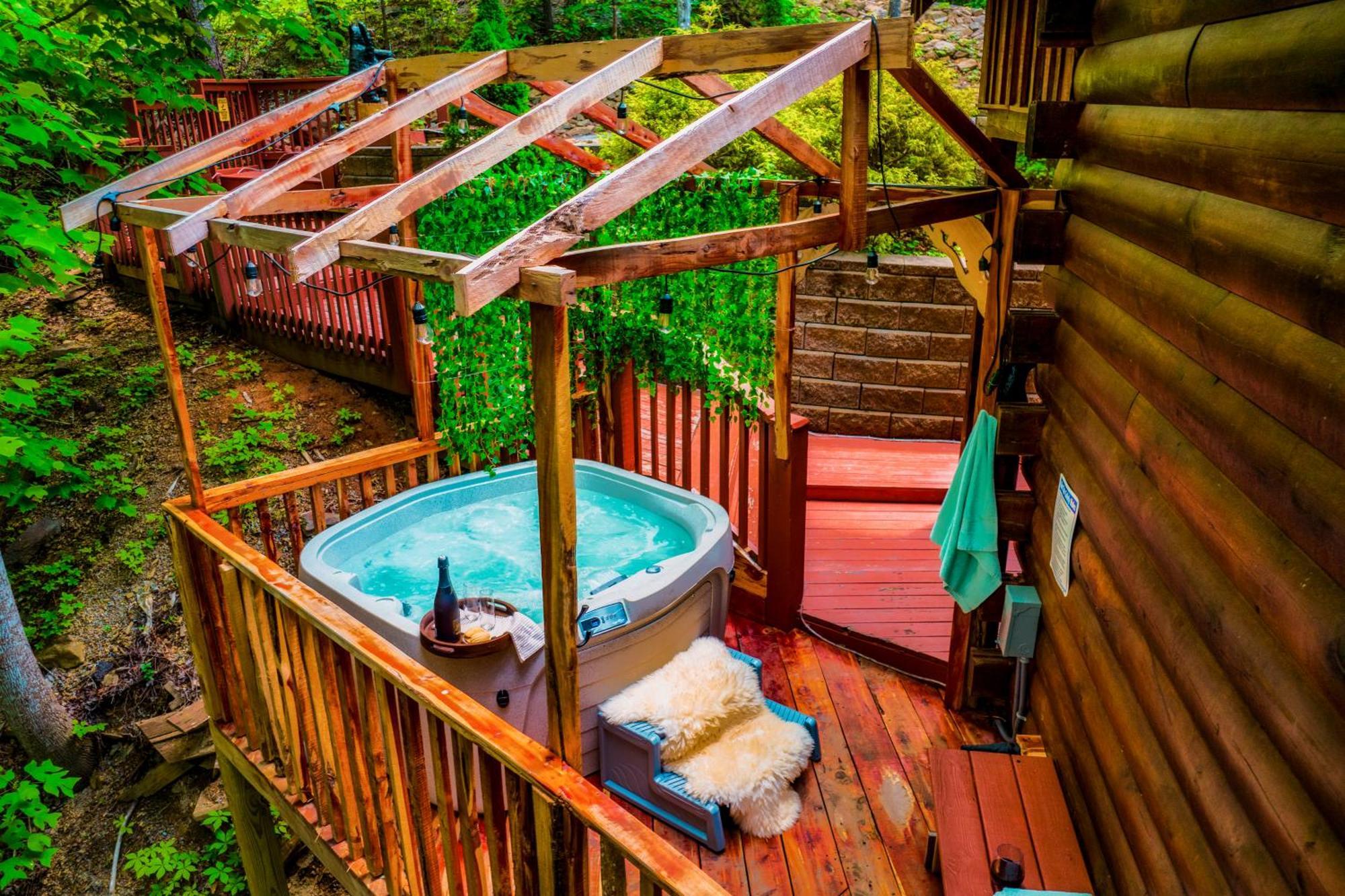 Cabin In A Gated Resort With Seasonal Resort Pool Pigeon Forge Eksteriør billede