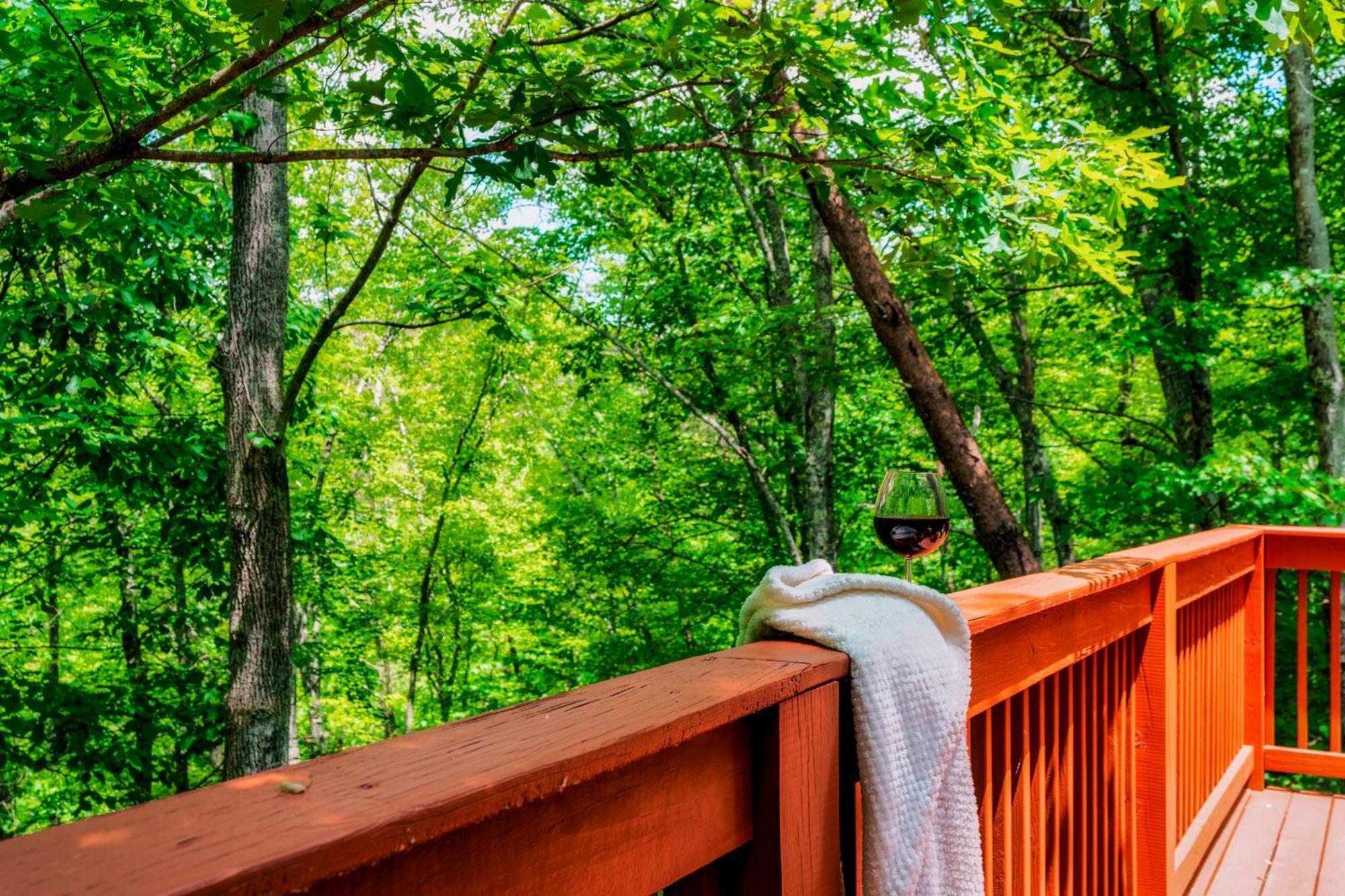 Cabin In A Gated Resort With Seasonal Resort Pool Pigeon Forge Eksteriør billede